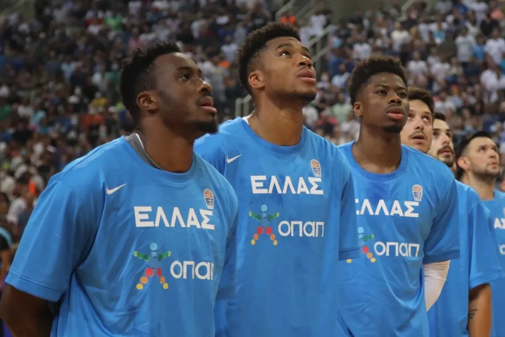 Γ.Αντετοκούνμπο για τα αδέρφια του: «Όταν κινούνται ως ένα, η καρδιά γίνεται ασταμάτητη» (βίντεο)