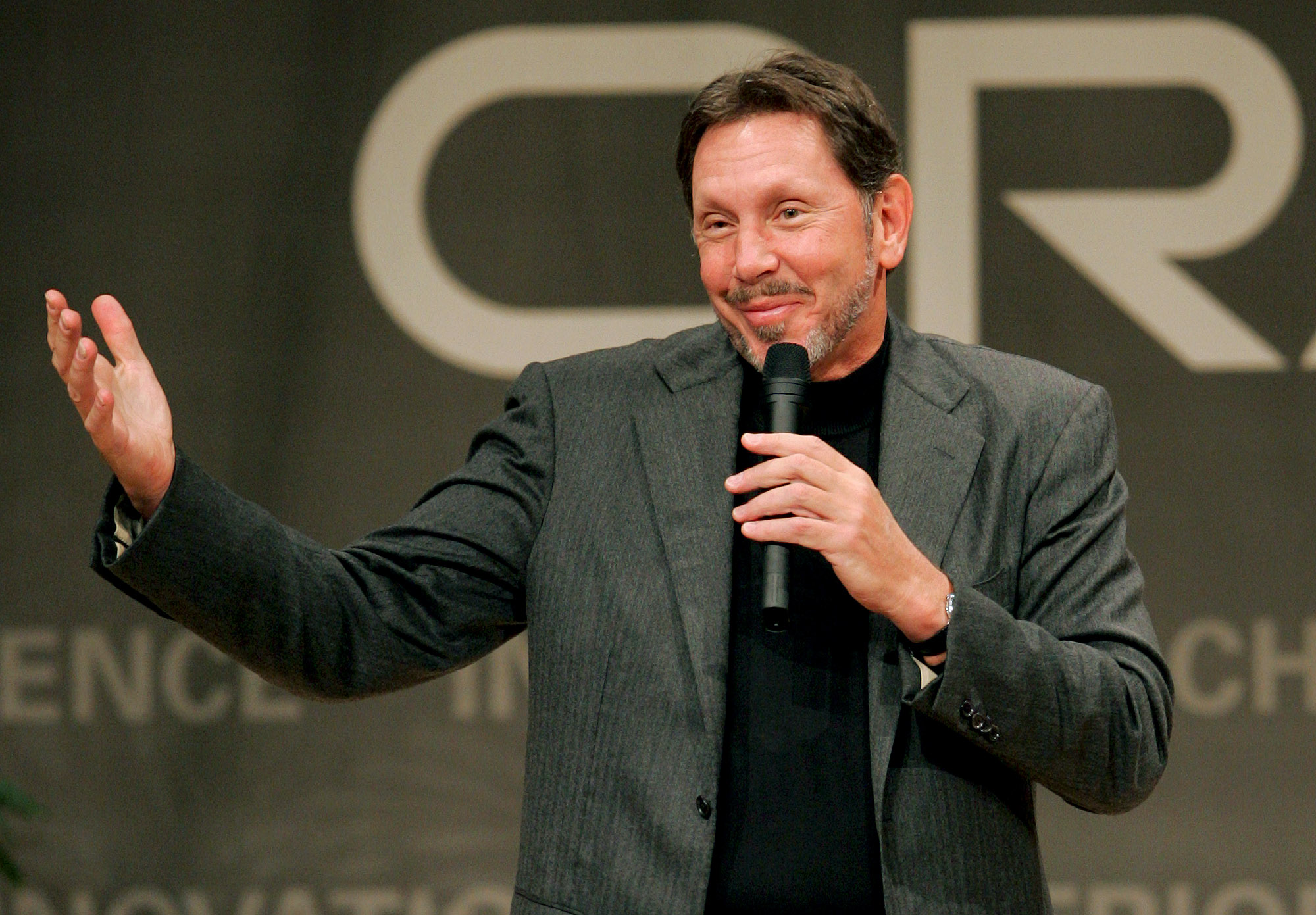 Λάρι Έλισον: Ποιος είναι ο άνδρας που έγινε ο πλουσιότερος άνθρωπος στον κόσμο