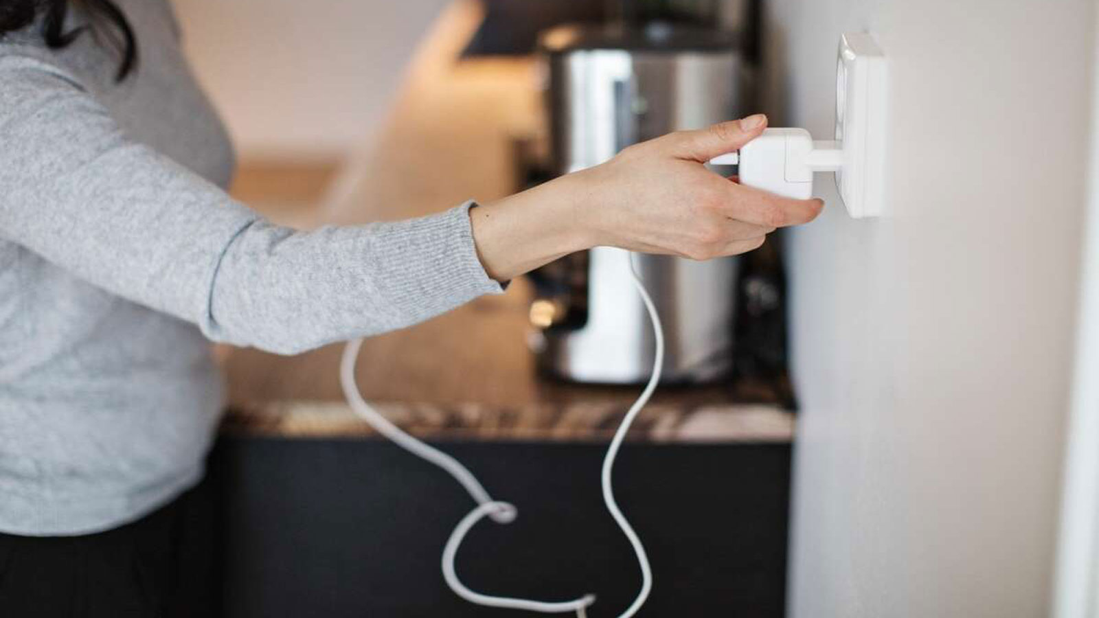 Η ηλεκτρική συσκευή που έχουμε όλοι μας και καταναλώνει ρεύμα ακόμα κι όταν δεν τη χρησιμοποιούμε!