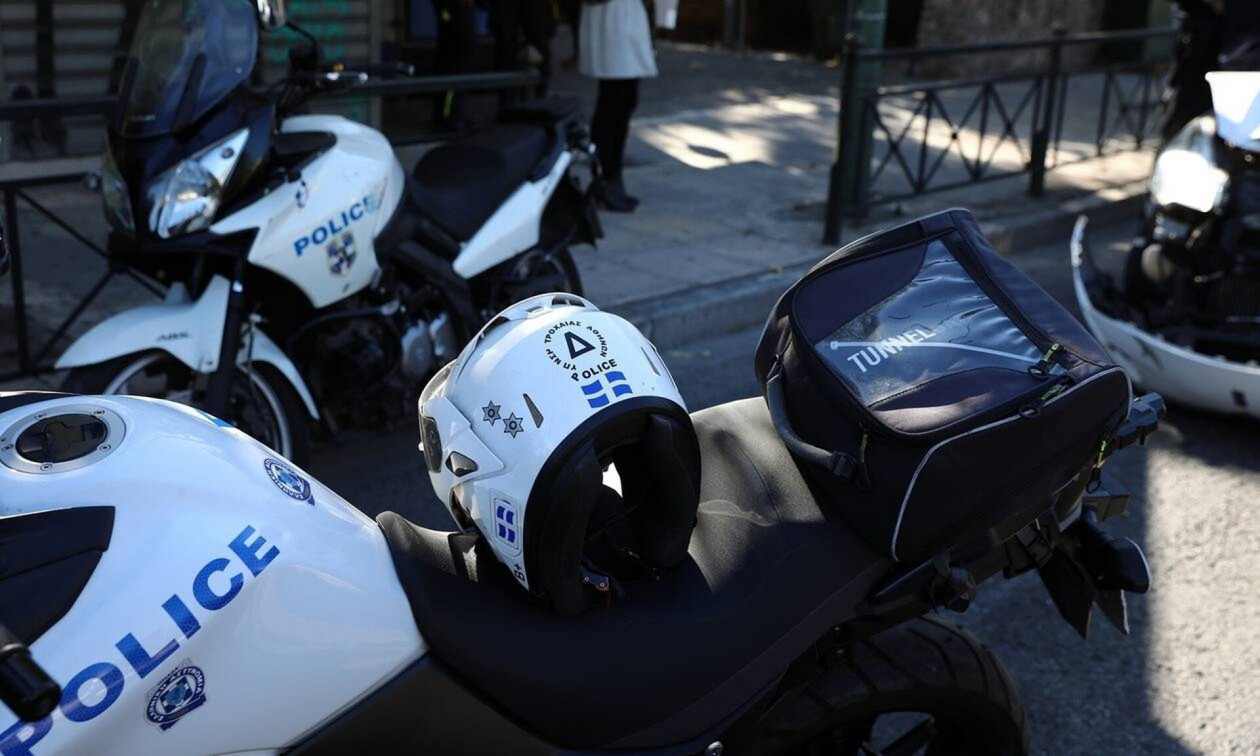 Αιματηρή ληστεία στα Πατήσια: Έριξαν 69χρονη στο έδαφος και της άρπαξαν 50.000€