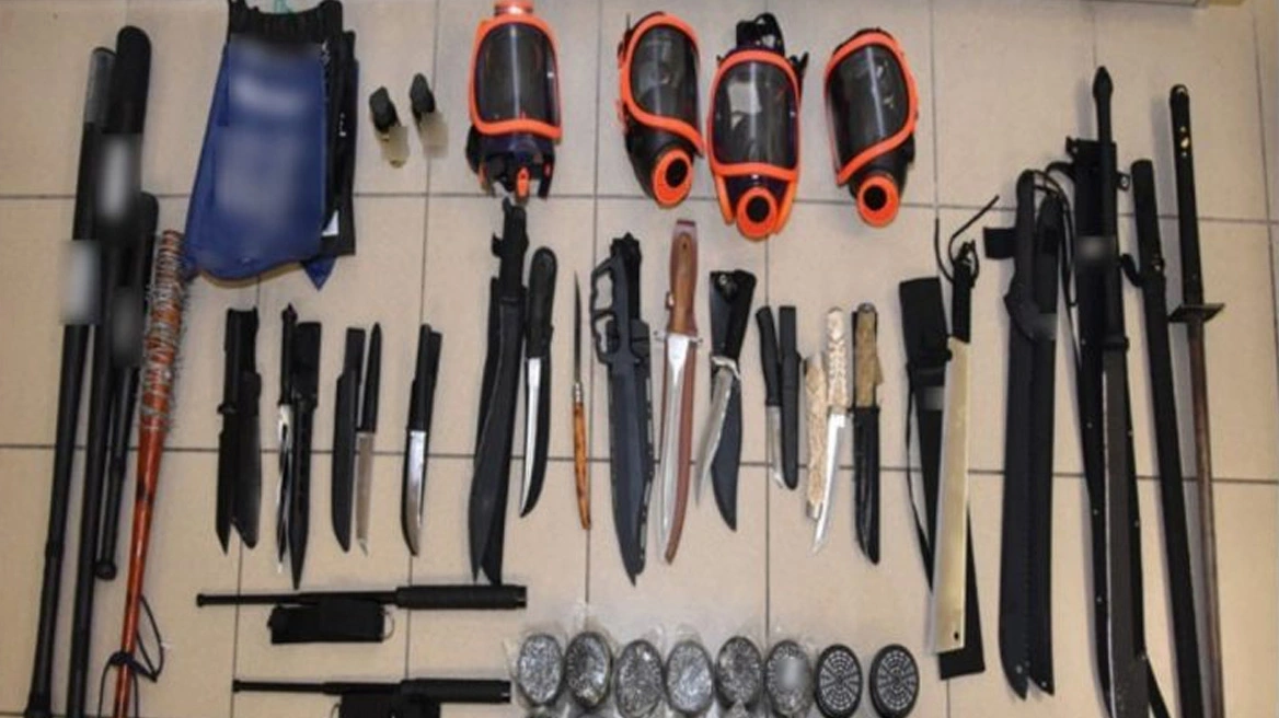 Συνελήφθη 58χρονος στον Βόλο – Είχε ολόκληρο οπλοστάσιο στο σπίτι του