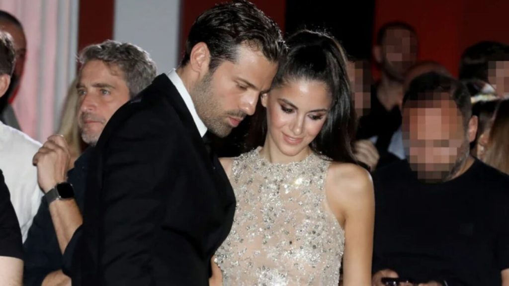 Η Αλεξάνδρα Νίκα έδειξε τα βαφτιστικά ρούχα του γιου της – «Μια ξεχωριστή μέρα φυλαγμένη σε ένα κουτί» (βίντεο)