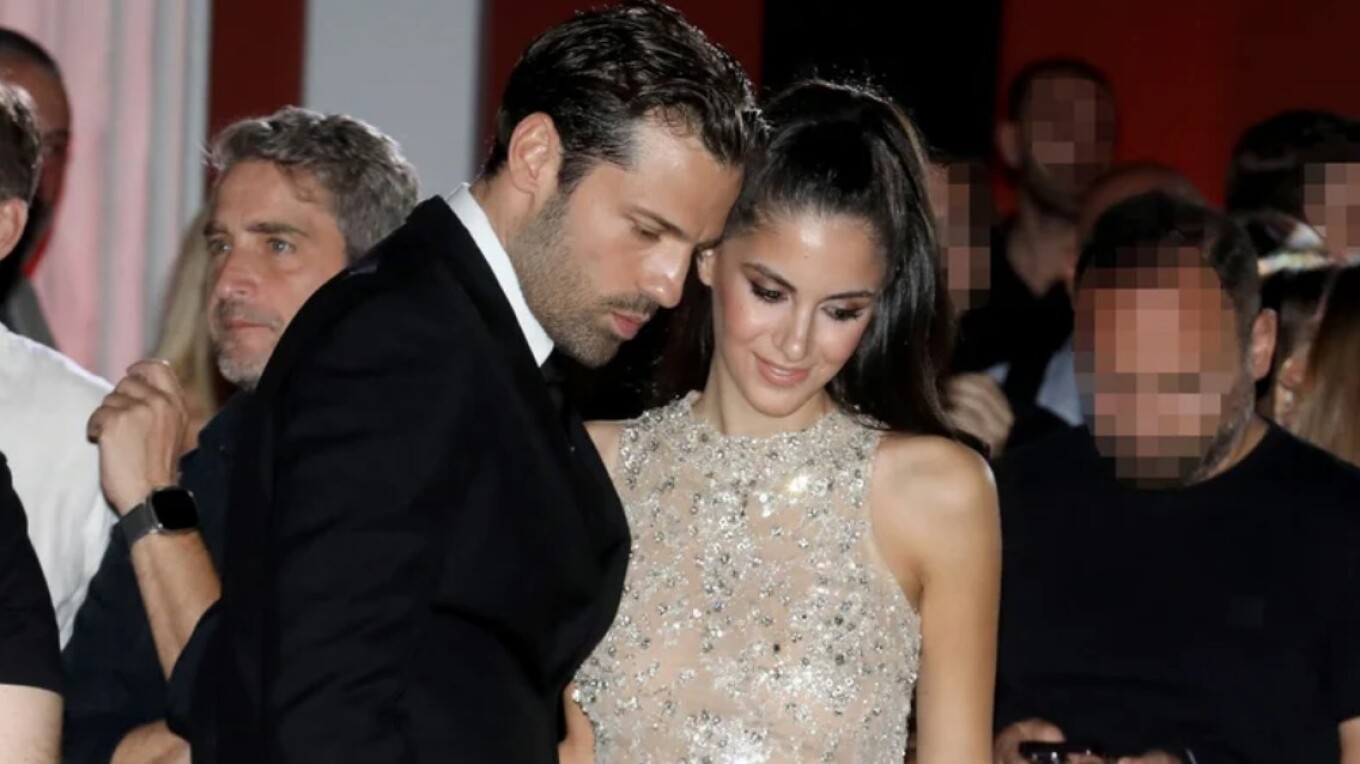 Η Αλεξάνδρα Νίκα έδειξε τα βαφτιστικά ρούχα του γιου της – «Μια ξεχωριστή μέρα φυλαγμένη σε ένα κουτί» (βίντεο)