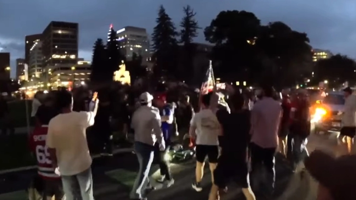 «Μαύρο στο ξύλο» έκαναν έναν υβριστή της μνήμης του Τ.Κερκ Αμερικανοί πολίτες που έκαναν αγρύπνια στο Αϊντάχο