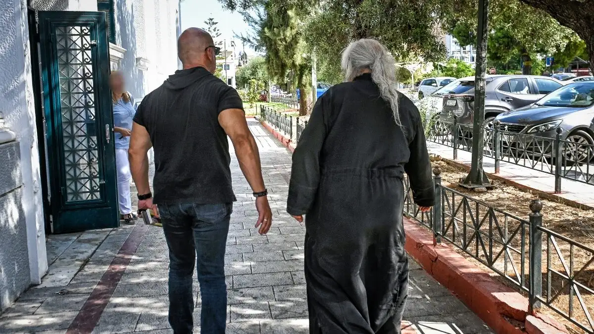 Στον ανακριτή Κορίνθου ο ηγούμενος της Μονής του Μεγάλου Σπηλαίου που κατηγορείται για αρχαιοκαπηλία