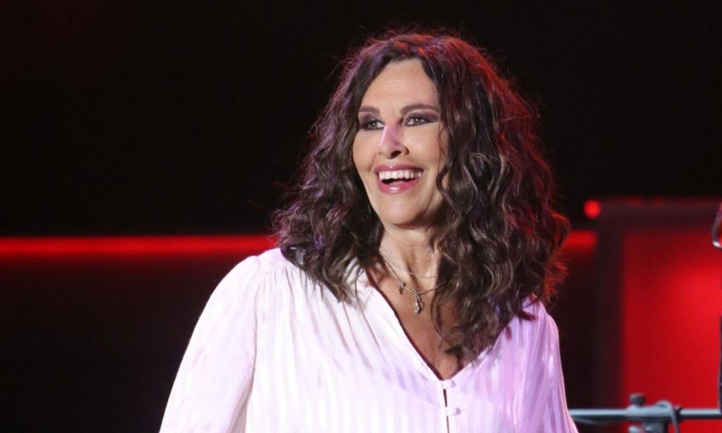 Ε.Αρβανιτάκη: Η πρώτη δημόσια εμφάνιση της τραγουδίστριας μετά την ακύρωση των συναυλιών της (φωτο)