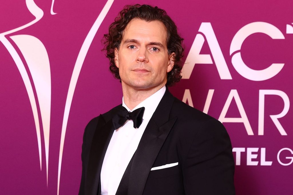 Η παραγωγή του «Highlander» αναβάλλει τα γυρίσματα έως το 2026 μετά το σοβαρό ατύχημα του Χένρι Καβίλ