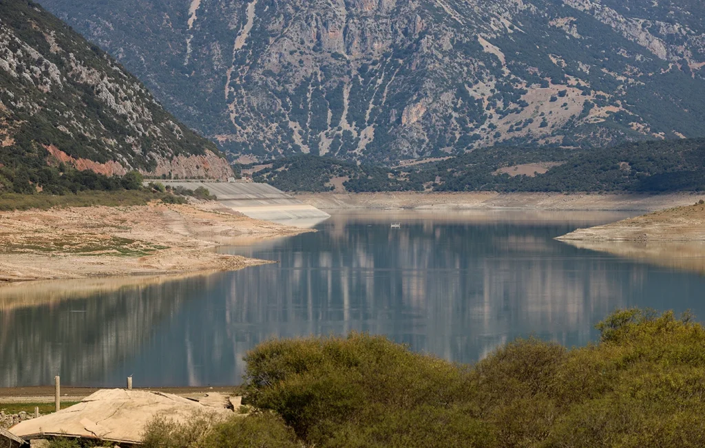 Ο Μόρνος στερεύει επικίνδυνα – Έχει τη μικρότερη έκταση των τελευταίων τουλάχιστον 10 ετών