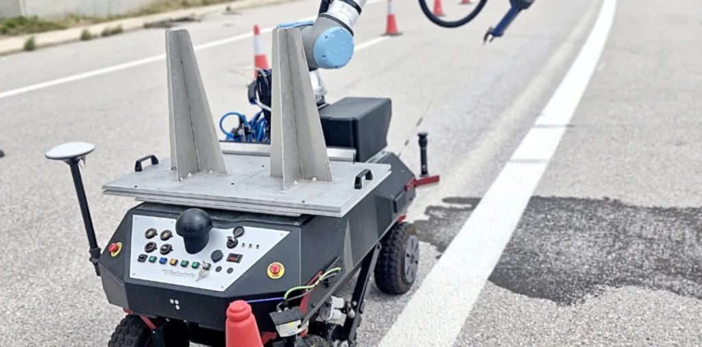 Ρομπότ υπεύθυνο για την σφράγιση ρωγμών και την επισκευή λακκουβών δοκιμάστηκε στην Ολυμπία Οδό (βίντεο – φωτο)