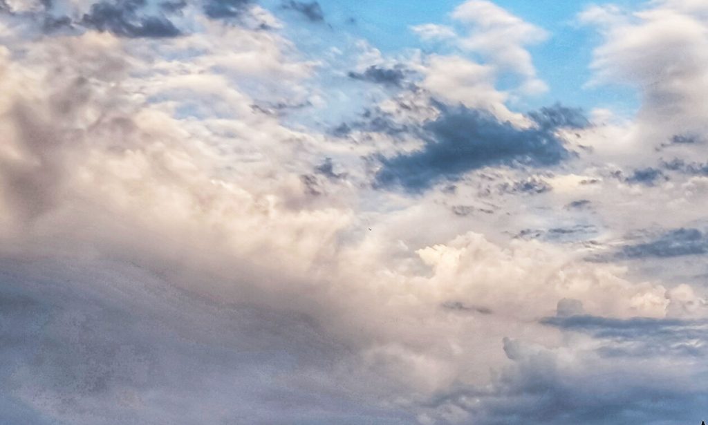 Καιρός: Mικρή πτώση του υδραργύρου αύριο – Τοπικές βροχές στα ορεινά της χώρας