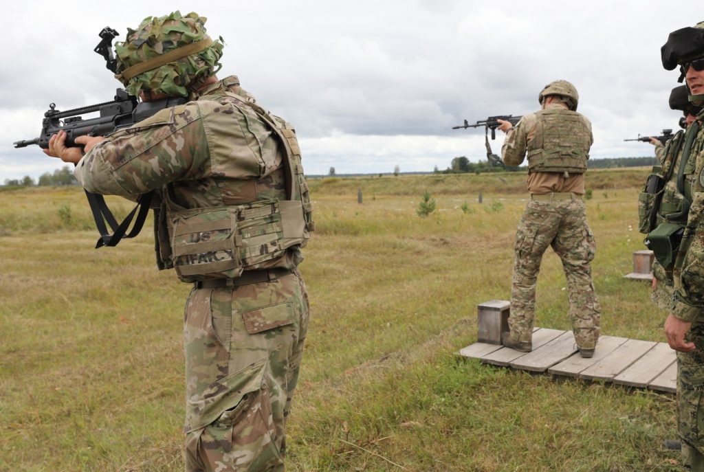 Spiegel: «Η Ελλάδα ποντάρει στην αμυντική βιομηχανία με γενναίες φοροαπαλλαγές»