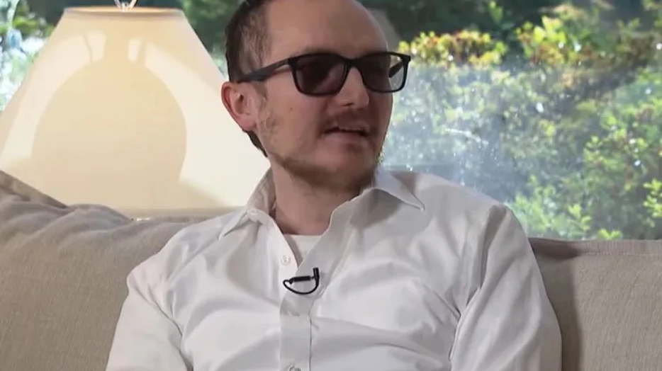 Βίντεο: Τυφλός είδε ξανά μετά από 20 χρόνια χάρη στην σπάνια επέμβαση «δόντι-στο-μάτι»