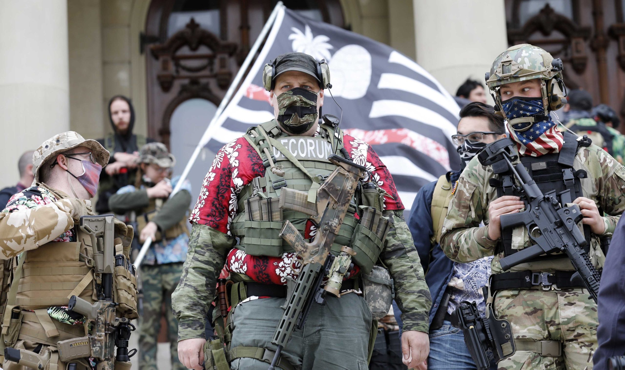 ΗΠΑ: Στοιχηματίζουν αν θα ξεσπάσει εμφύλιος πριν το τέλος του έτους ή αν ο Τ.Ρόμπινσον έδρασε μόνος του ή όχι