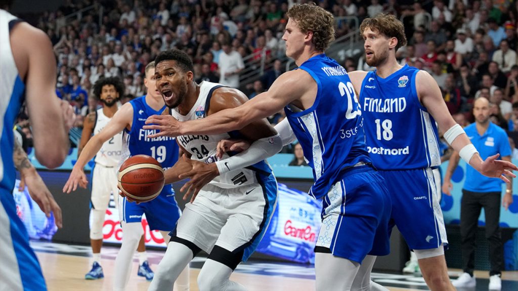 «Λύγισε» ο Γ.Αντετοκούνμπο: «Το μεγαλύτερο επίτευγμα – Επιτέλους τα κατάφερα για εμένα & για την χώρα μου» (βίντεο)