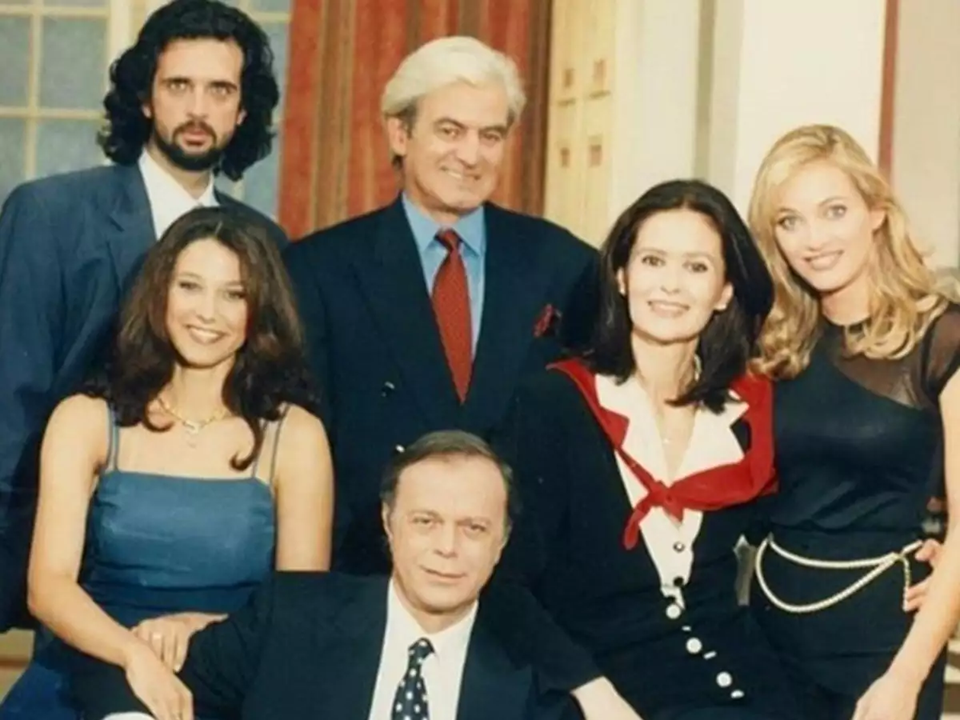 «Η Λάμψη»: Σαν σήμερα το 1991 προβλήθηκε το πρώτο επεισόδιο – Οι πρωταγωνιστές και η υπόθεση (φώτο-βίντεο)