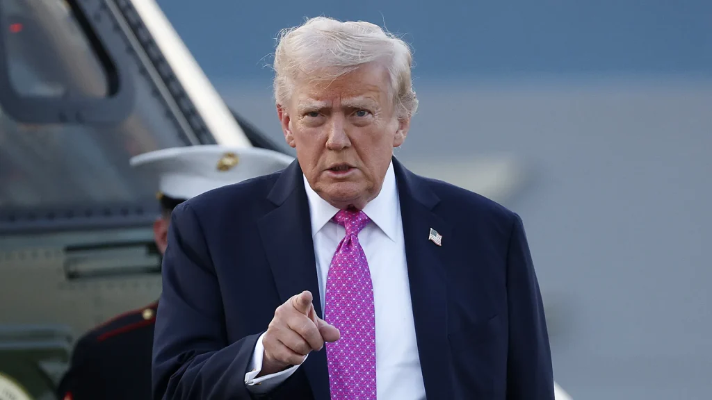 Ντ.Τραμπ: «Ο Ζελένσκι πρέπει να συνάψει συμφωνία με τη Ρωσία για να σταματήσει αυτός ο πόλεμος»