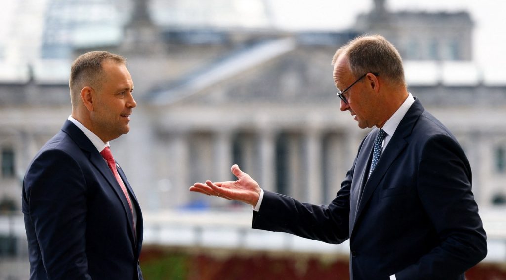 Ο πρόεδρος της Πολωνίας Κ.Ναβρότσκι ζητά πολεμικές αποζημιώσεις από τη Γερμανία