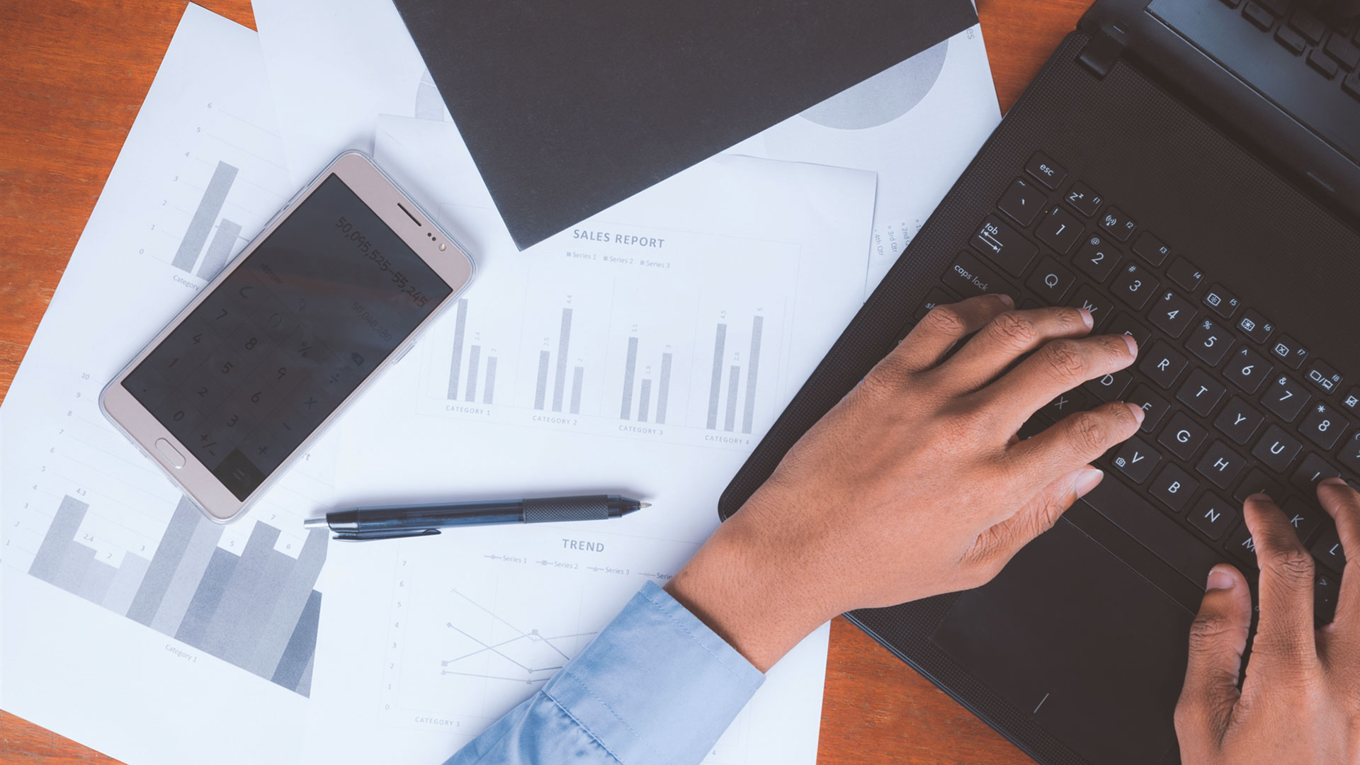 ΑΑΔΕ: Υποχρεωτική από τον Φεβρουάριο η ηλεκτρονική τιμολόγηση στις συναλλαγές μεταξύ επιχειρήσεων