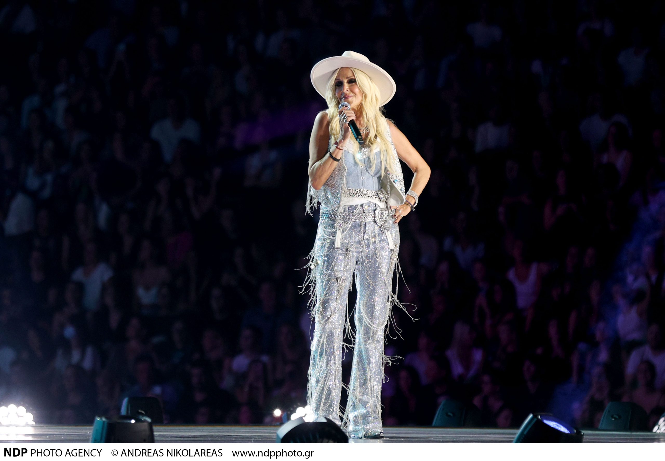 Α.Βίσση: «Δεν μπορώ να τραγουδάω 3,5 ώρες αγνή – Πλησιάζω σε μια ηλικία που είναι δύσκολη» (βίντεο)