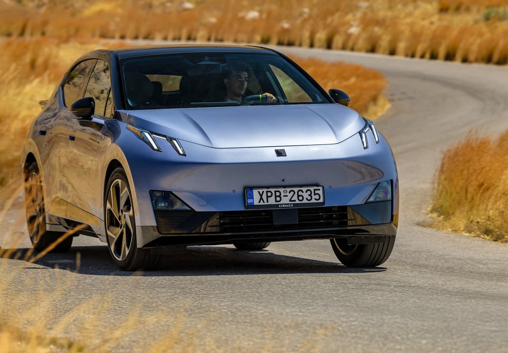 Δοκιμάζουμε το νέο Lynk & Co 02