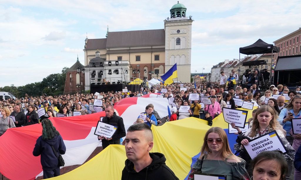 Πολωνία: Νέος νόμος για τους Ουκρανούς πρόσφυγες μετά το βέτο Ναβρότσκι