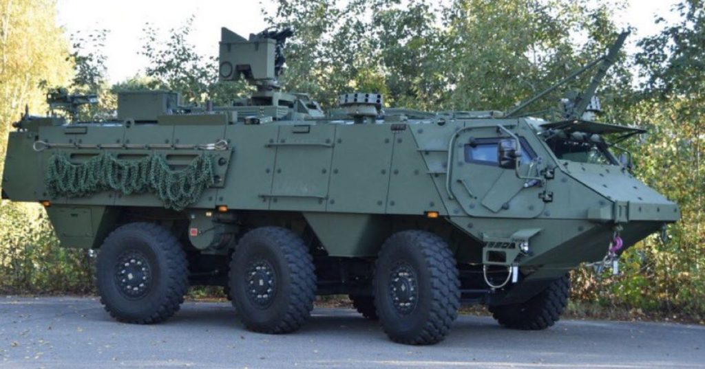 Λετονία: Παρέδωσε νέα παρτίδα τεθωρακισμένων οχημάτων μεταφοράς προσωπικού στην Ουκρανία