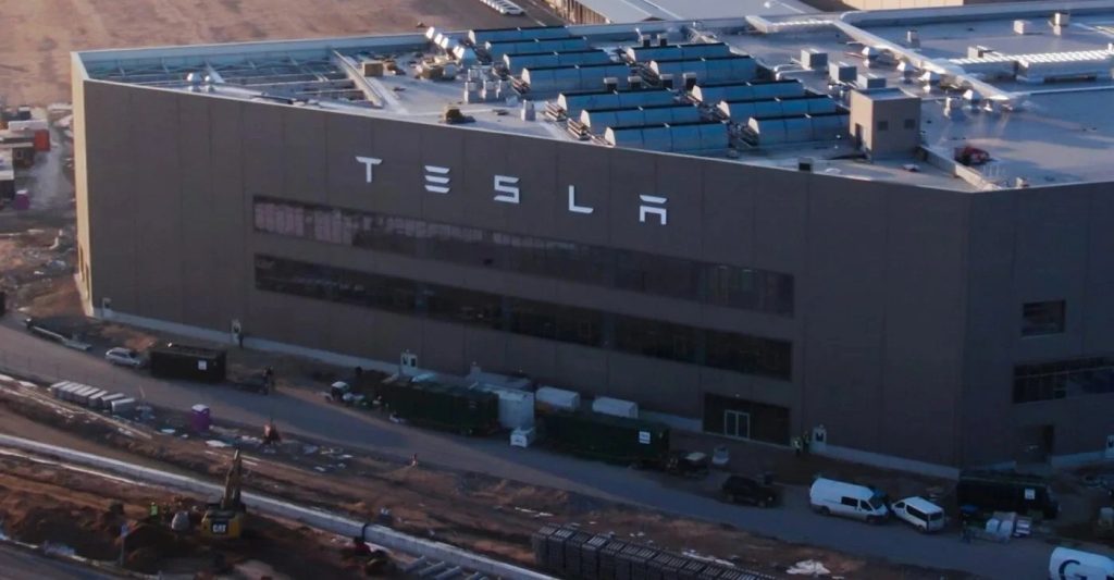Tesla: Αυξάνει την παραγωγή στο Βερολίνο παρά την πτώση πωλήσεων στην Ευρώπη