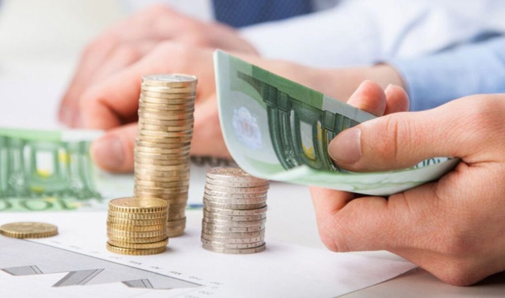 Σύνταξη χωρίς ένσημα: Δείτε ποιοι δικαιούνται 400 ευρώ τον μήνα 