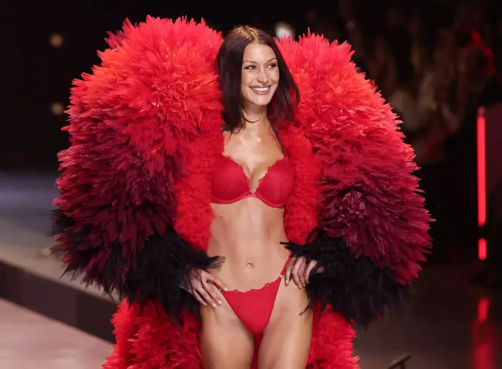 Μ.Χαντίντ: Η σκληρή «μάχη» που δίνει το διάσημο μοντέλο με τη νόσο του Lyme – «Παλεύει σιωπηλά» λέει η μητέρα της