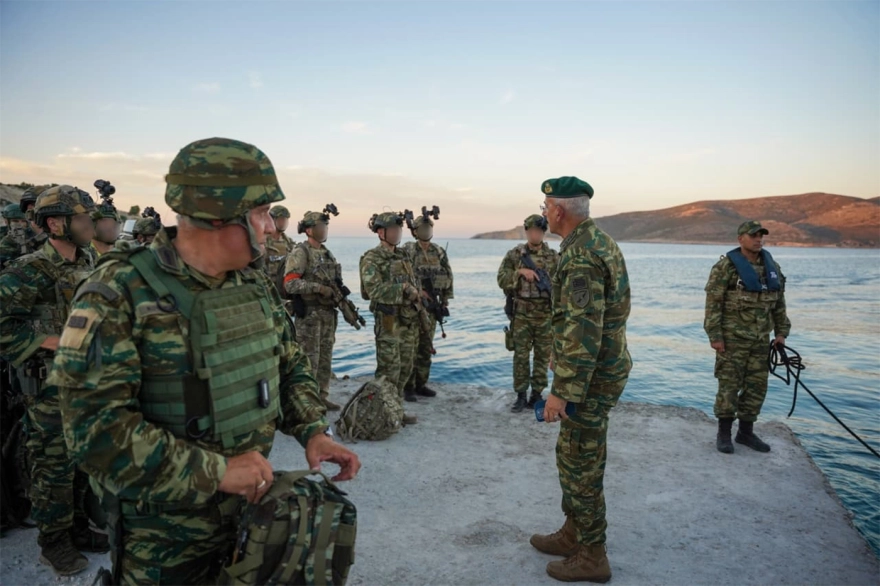 Ολοκληρώθηκε η αιφνιδιαστική άσκηση των Ενόπλων Δυνάμεων – Ανακατάληψη βραχονησίδας σε σενάριο κρίσης (Φωτογραφίες)