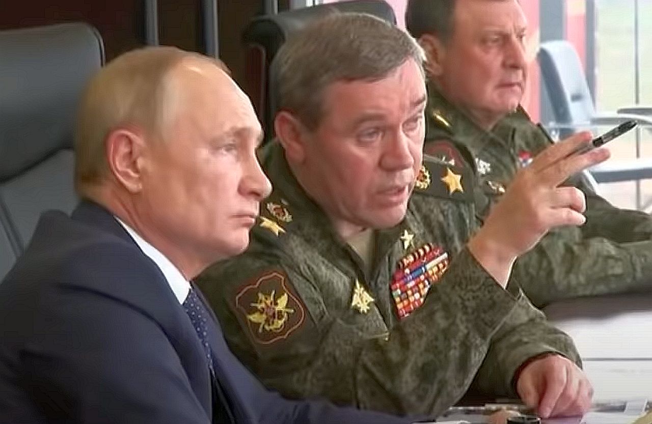 Β.Γερασίμοφ: «Προελαύνουμε παντού γιατί οι Ουκρανοί μεταφέρουν κάθε ισχυρή μονάδα τους στο Ποκρόφσκ»