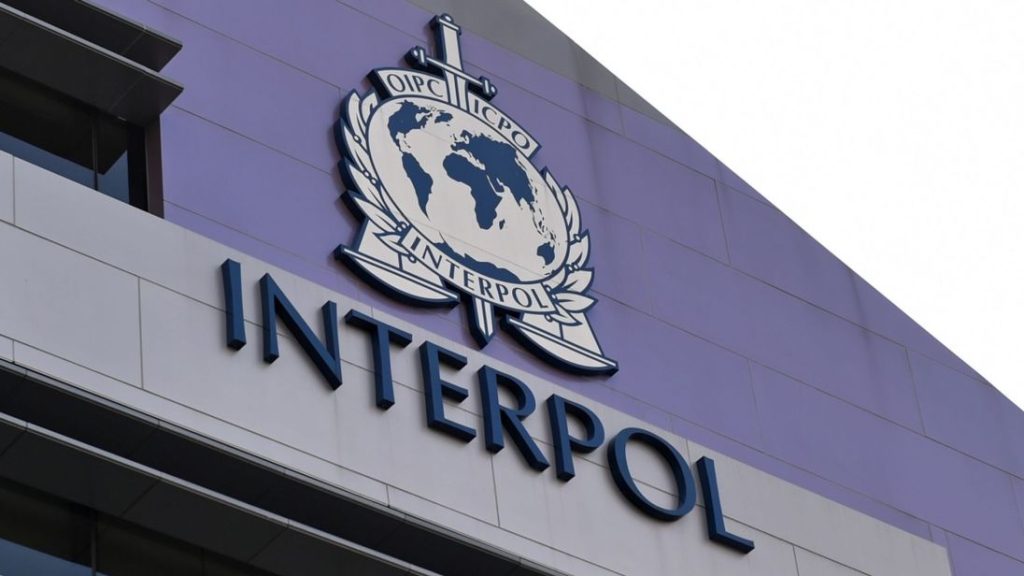 Συνελήφθη καταζητούμενος της Interpol της Σερβίας στην Αθήνα – Κατηγορούμενος για ανθρωποκτονία, όπλα και ναρκωτικά