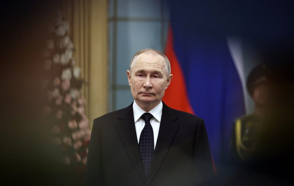 Β.Πούτιν: «Η χώρα βρίσκεται ακόμη πολύ μακριά από το ενδεχόμενο ύφεσης»