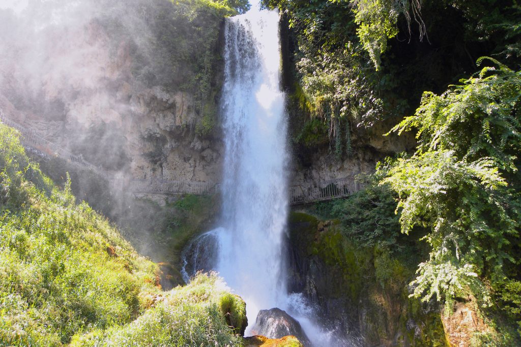 Έδεσσα: H πόλη με τους εντυπωσιακούς καταρράκτες που αξίζει να επισκεφθείτε (φωτο)