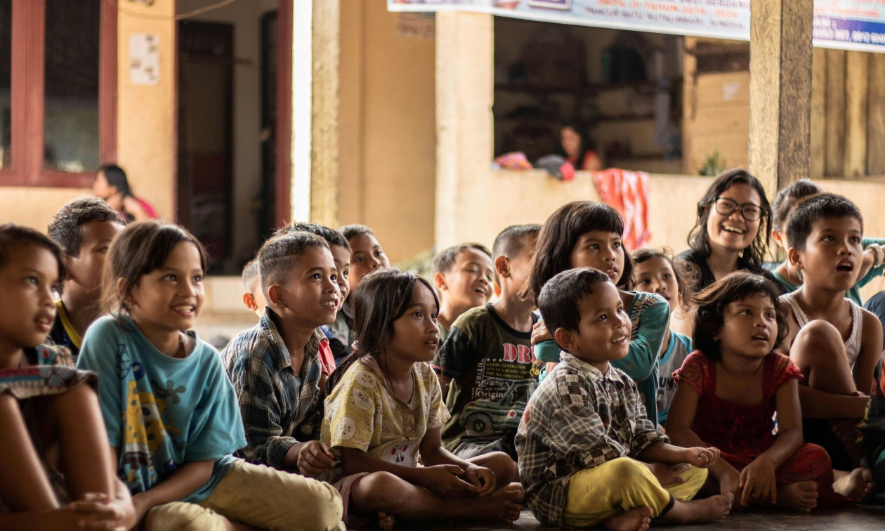 Μαζική τροφική δηλητηρίαση στην Ινδονησία – Πάνω από 800 μαθητές ασθένησαν