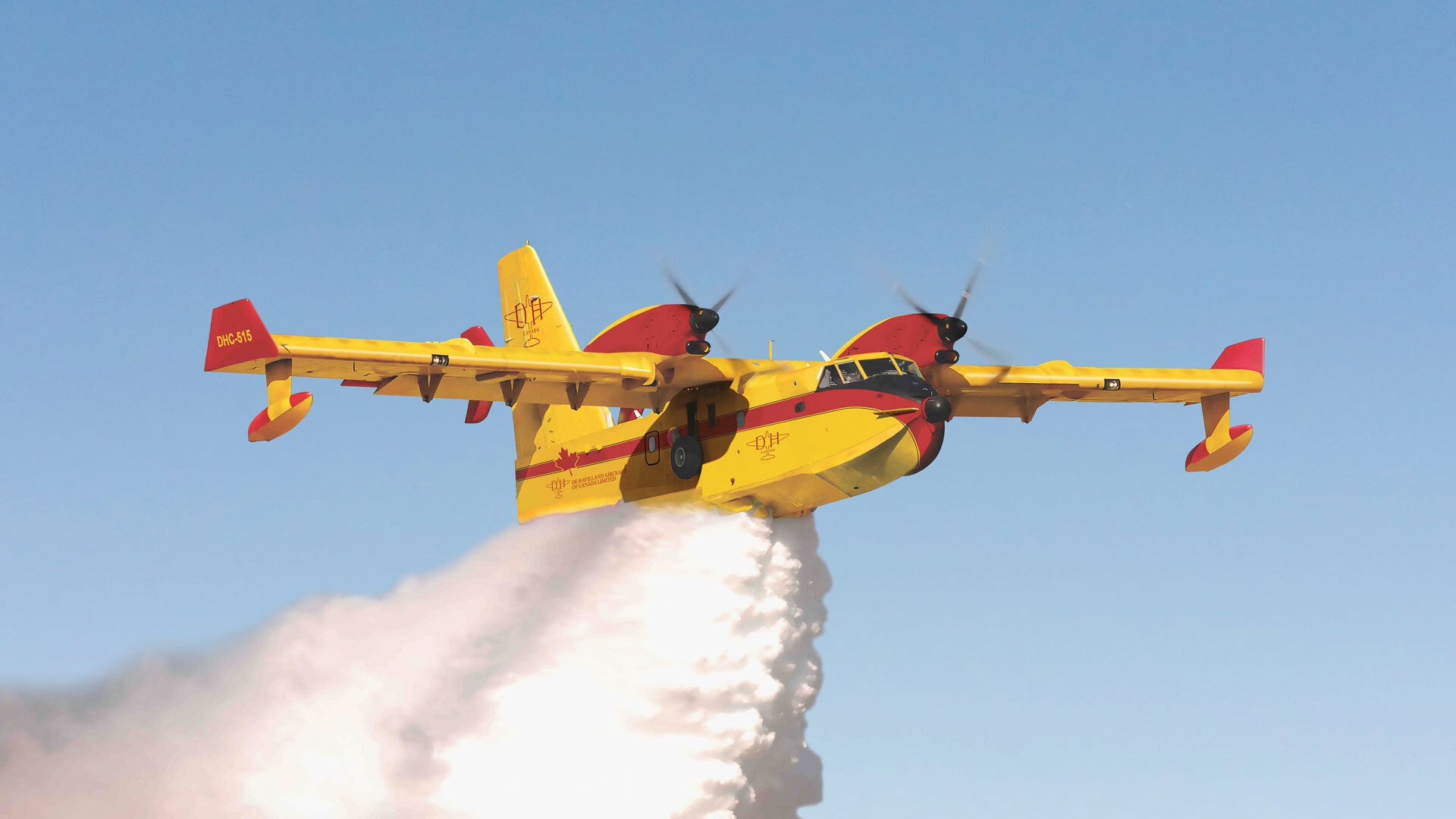 Βίντεο: H στιγμή που Canadair πραγματοποιεί ρίψη νερού σε δύσβατη περιοχή στην Άνδρο – Εντυπωσιακές εικόνες