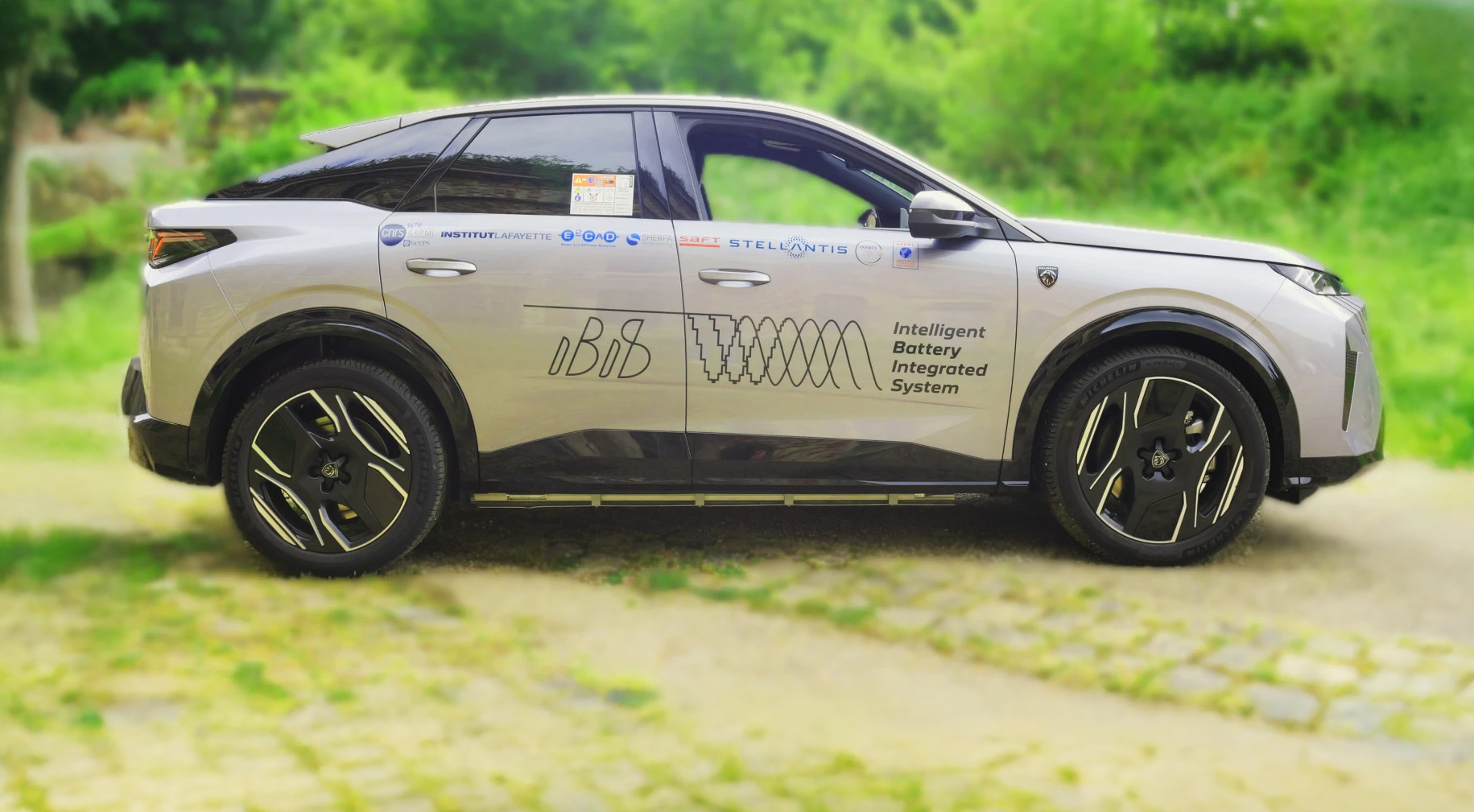 Stellantis: Η νέα μπαταρία IBIS θα φέρει την επανάσταση στην ηλεκτροκίνηση;