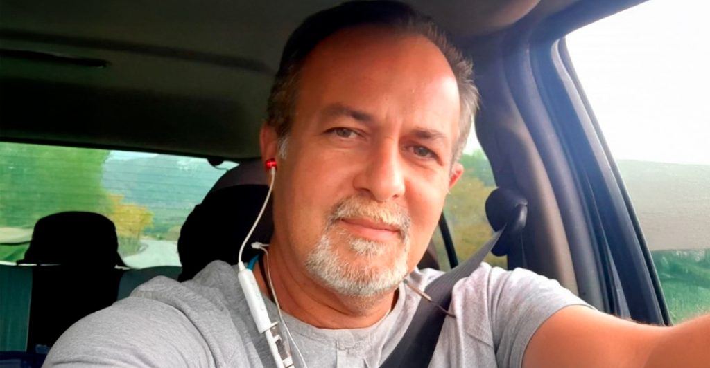 Ανείπωτη θλίψη στο «ύστατο χαίρε» του κάμεραμαν Γιώργου Παυλάκη – Δείτε φωτογραφίες