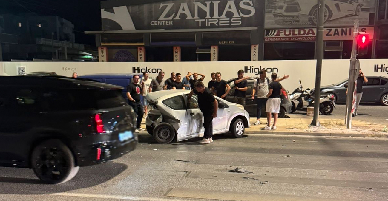 Γιος 64χρονης που σκοτώθηκε σε τροχαίο στη Λ.Βουλιαγμένης: «Η μαμά μου ήταν υγιής – Δεν μπορώ να σκεφτώ κάτι» (vid)