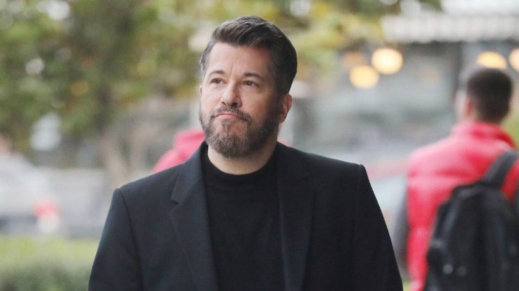 Ο Χάρης Βαρθακούρης έχει πρόσβαση στα κινητά των παιδιών του: «Γίνεται εν γνώσει τους» (βίντεο)