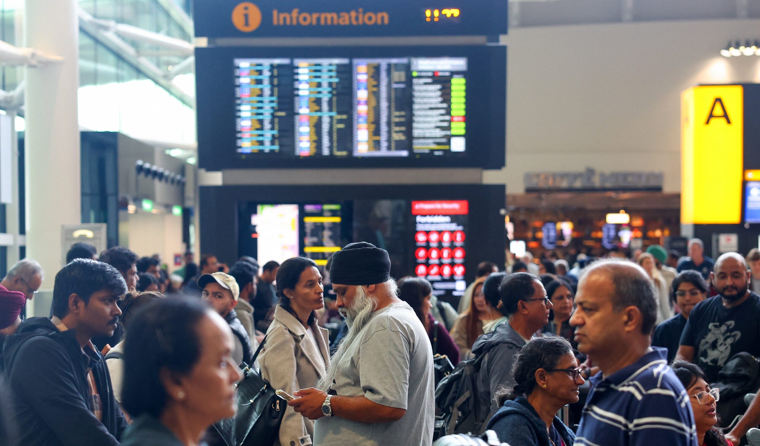 «Χάος» στο αεροδρόμιο Χίθροου μετά την κυβερνοεπίθεση – Υποψίες για ρωσική εμπλοκή (βίντεο)