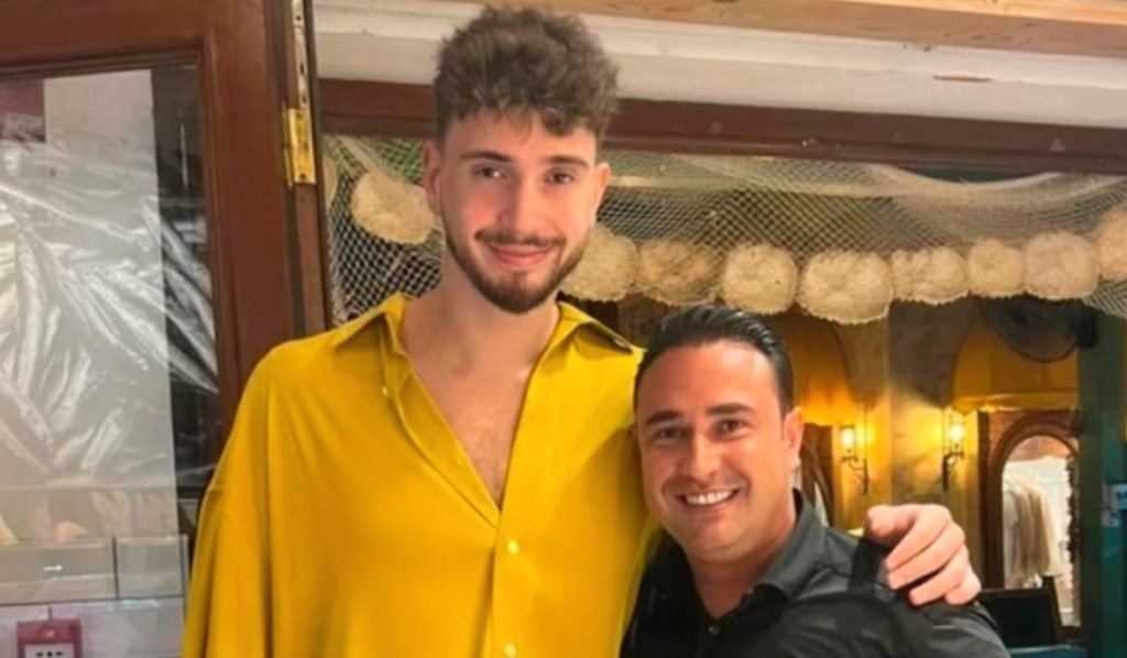 Ιδιοκτήτης ελληνικού εστιατορίου στη Μαρμαρίδα για τον Α.Σενγκούν: «Ήταν ταπεινός και με χαμηλό προφίλ»