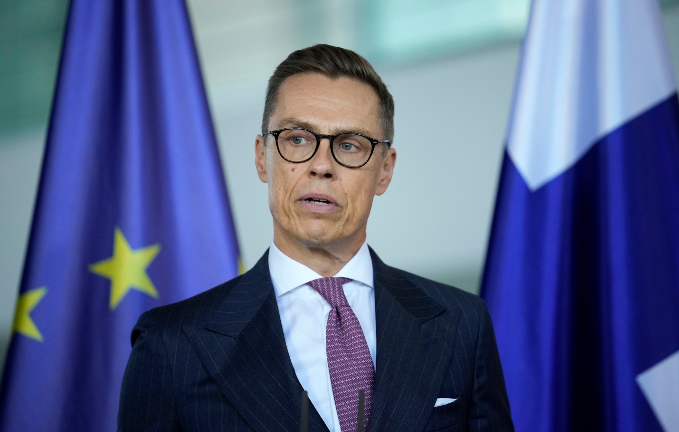 Α.Στουμπ: «Οι εγγυήσεις ασφαλείας για την Ουκρανία απαιτούν ετοιμότητα για πόλεμο με τη Ρωσία»