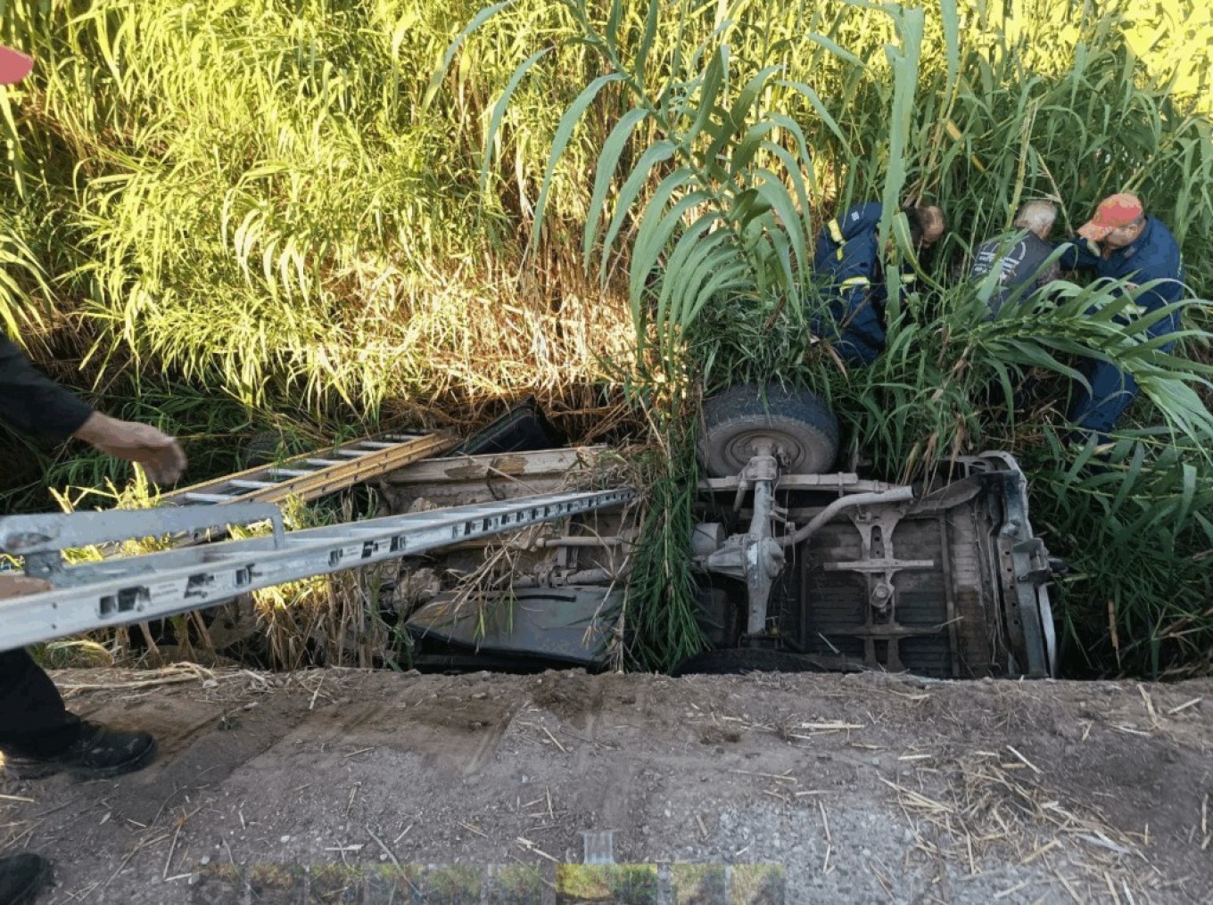 Σοβαρό τροχαίο στο Αγρίνιο: Αυτοκίνητο ανετράπη και βρέθηκε σε αυλάκι – Στο νοσοκομείο ο οδηγός του ΙΧ (βίντεο)