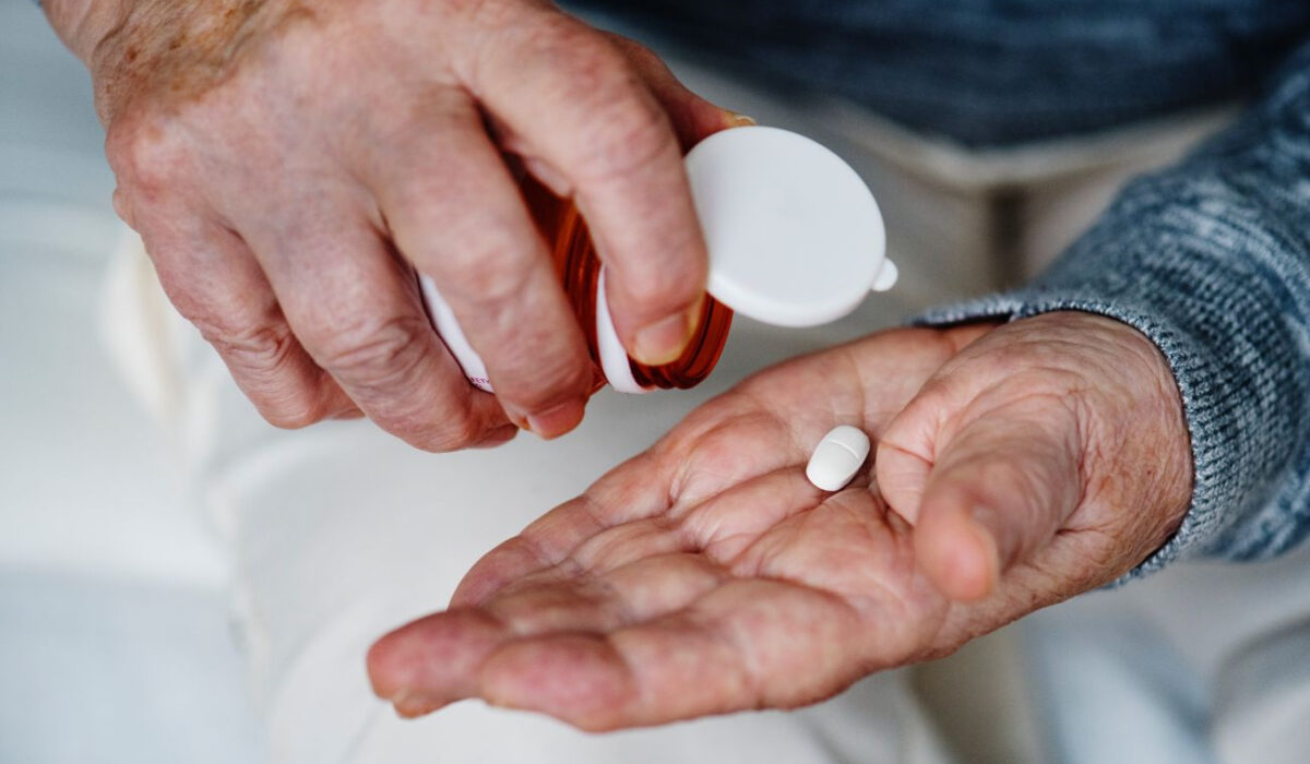 Συμπληρώματα ασβεστίου: Ποιοι τα χρειάζονται και ποιοι όχι – Κίνδυνοι και αλληλεπιδράσεις