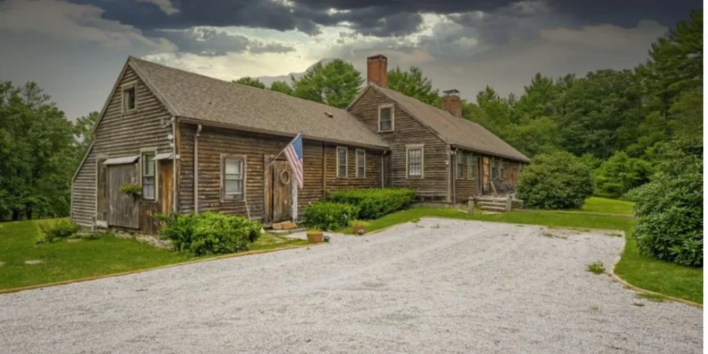 Το πιο στοιχειωμένο σπίτι στις ΗΠΑ αναζητά ιδιοκτήτη: Βγαίνει σε δημοπρασία η οικία του «The Conjuring» (φωτο)