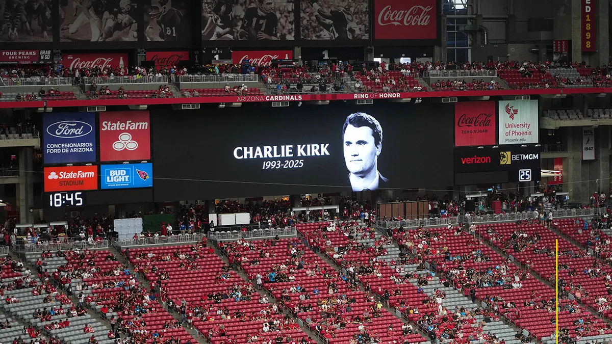 Εκατοντάδες χιλιάδες Αμερικανών στην τελετή για το τελευταίο αντίο στον Τ.Κερκ – Δρακόντεια τα μέτρα ασφαλείας