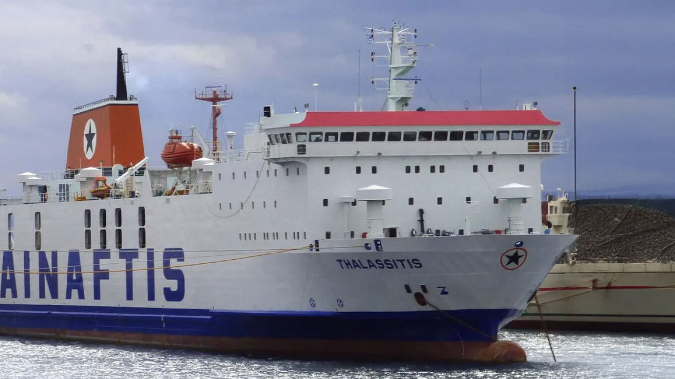 Αίσιο τέλος στον απόπλου του πλοίου «Θαλασσίτης» – Με καθυστέρηση και ταλαιπωρία αναχώρησε από την Χίο