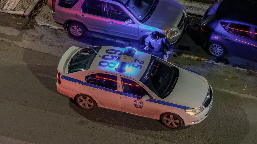 Οπαδική επίθεση στα Εξάρχεια: Χτύπησαν τουρίστα για να του αφαιρέσουν τη μπλούζα που φορούσε