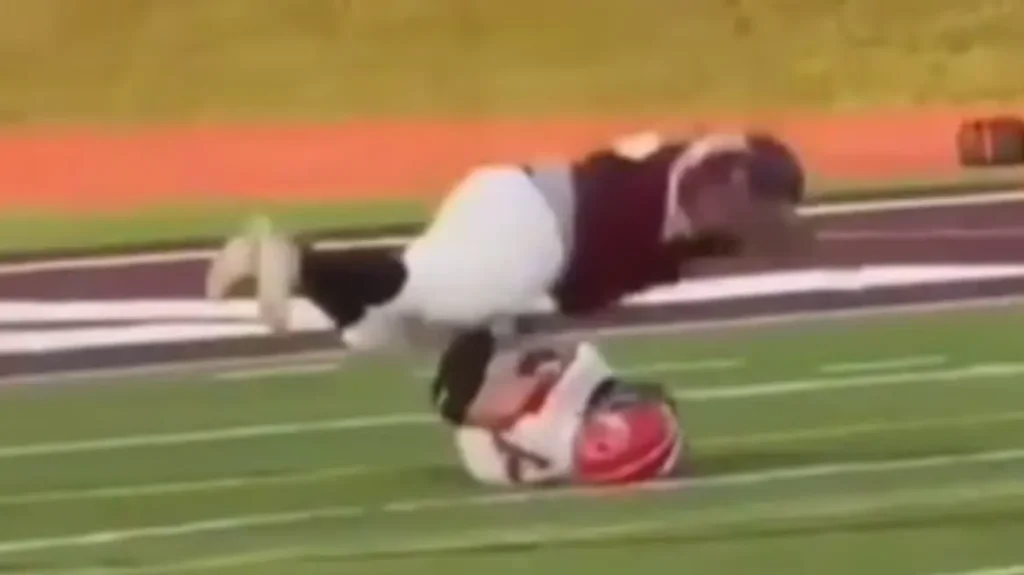 Σοβαρό ατύχημα σε αγώνα american football: 15χρονος έσπασε την σπονδυλική στήλη όταν τον καταπλάκωσε αντίπαλος